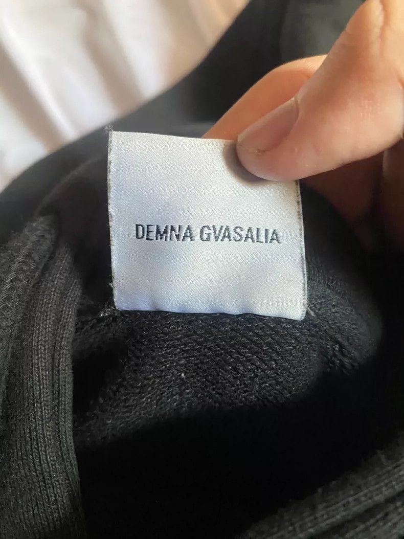 Vetements Vetements Embroidered Hoodie Sweatshirt Limited Edition Size US S / EU 44-46 / 1 - 5 Thumbnail