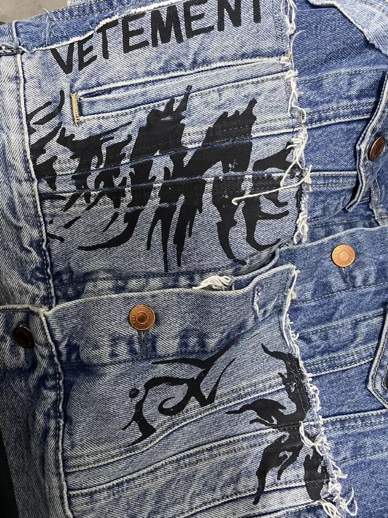 Vetements Unique Denim Jacket with Tattoo-Like Designs Size US XS / EU 42 / 0 - 5 Thumbnail