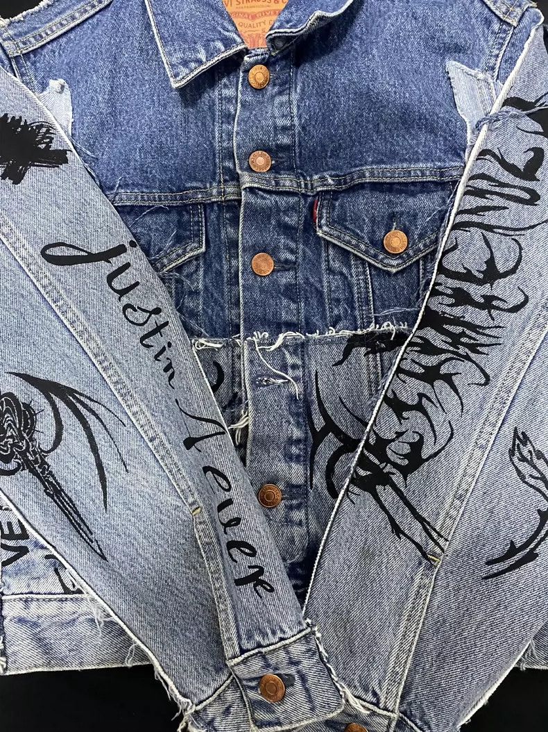 Vetements Unique Denim Jacket with Tattoo-Like Designs Size US XS / EU 42 / 0 - 3 Thumbnail