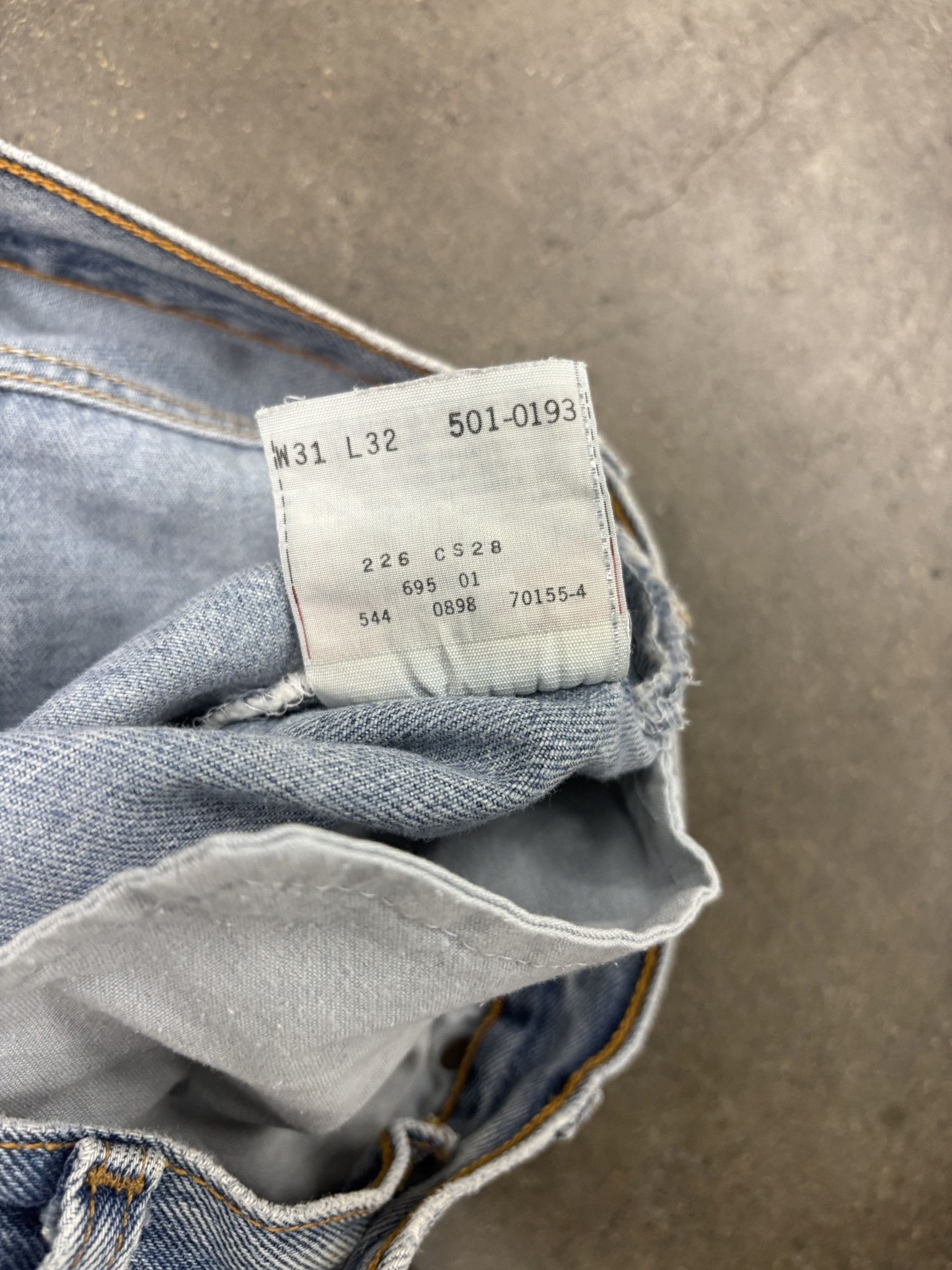 Wrangler Vintage Light Wash Denim Levi's 501 Jeans Size US 31 - 2 Thumbnail