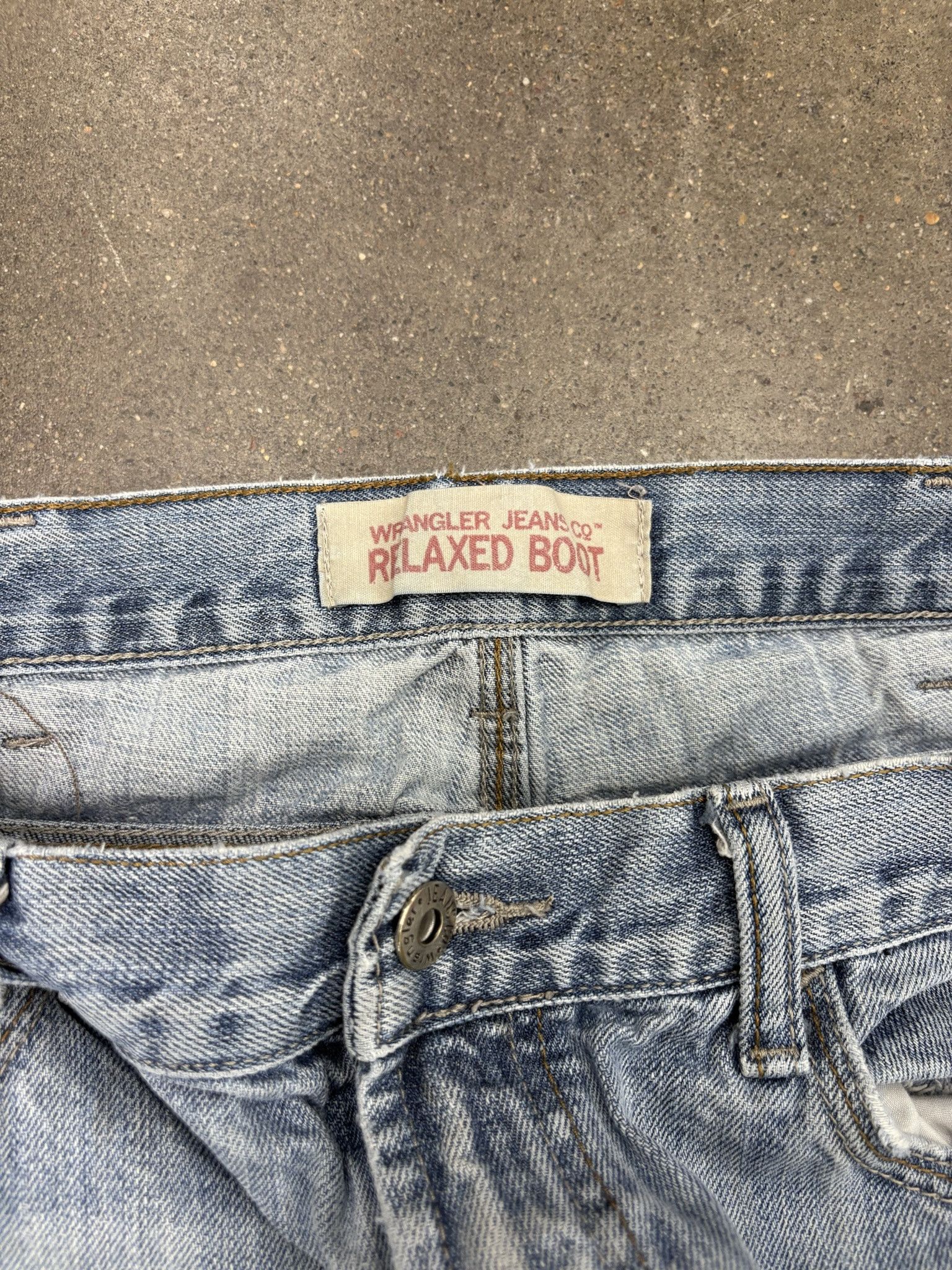 Wrangler Vintage Light Wash Denim Wrangler Jeans Co Jeans Size US 35 - 2 Thumbnail