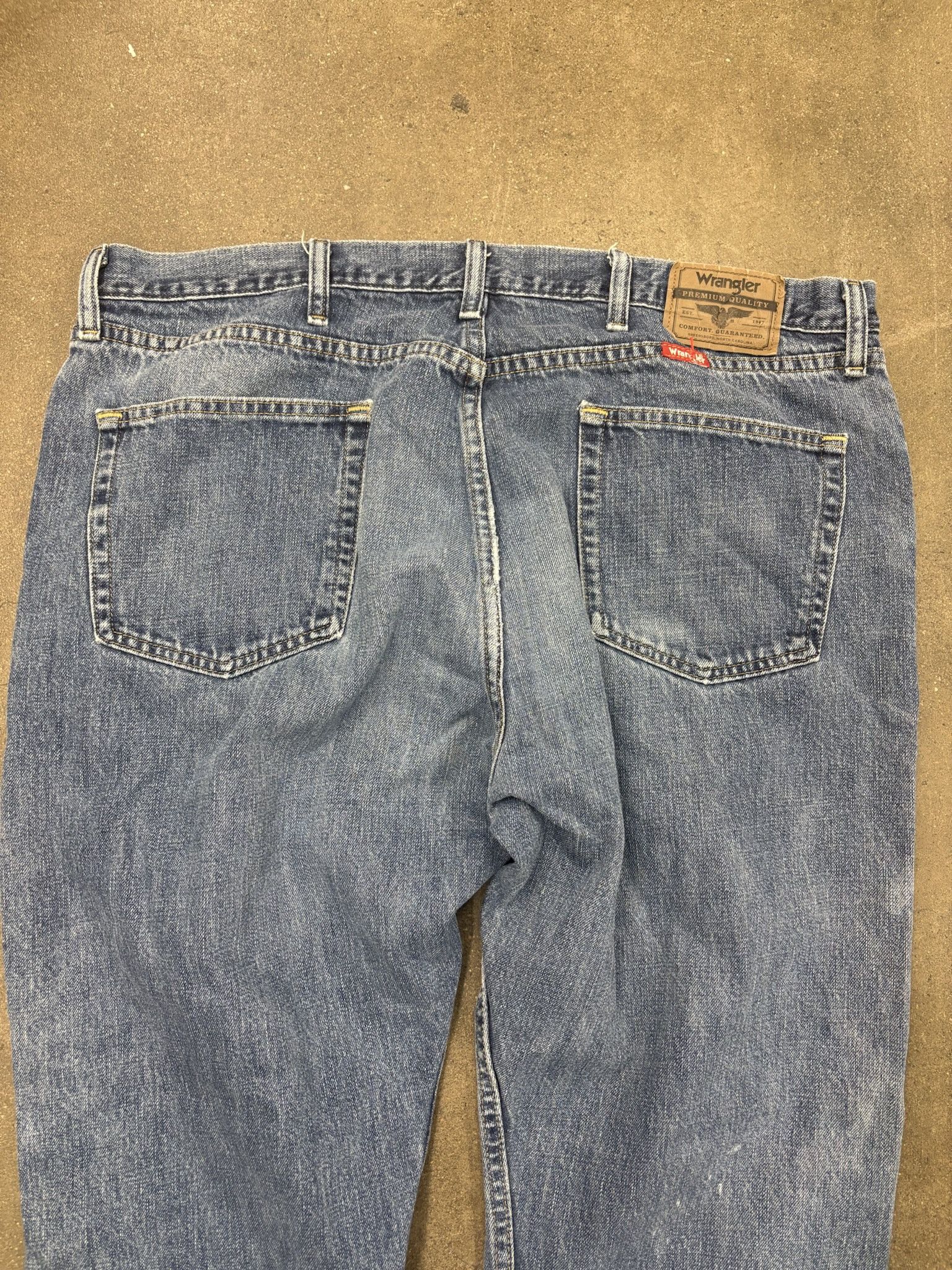 Wrangler Vintage Light Wash Denim Wrangler Jeans Co Straight Jeans Size US 40 / EU 56 - 6 Thumbnail