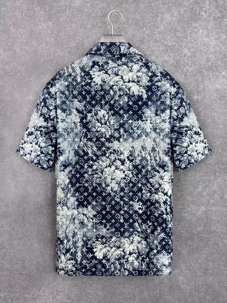 Louis Vuitton Louis Vuitton Tie-Dye Logo Short Sleeve Shirt Size US L / EU 52-54 / 3 - 2 Thumbnail