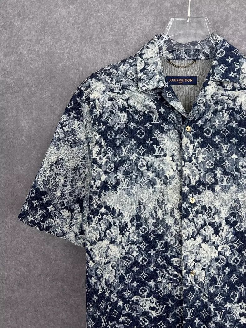 Louis Vuitton Louis Vuitton Tie-Dye Logo Short Sleeve Shirt Size US L / EU 52-54 / 3 - 6 Thumbnail