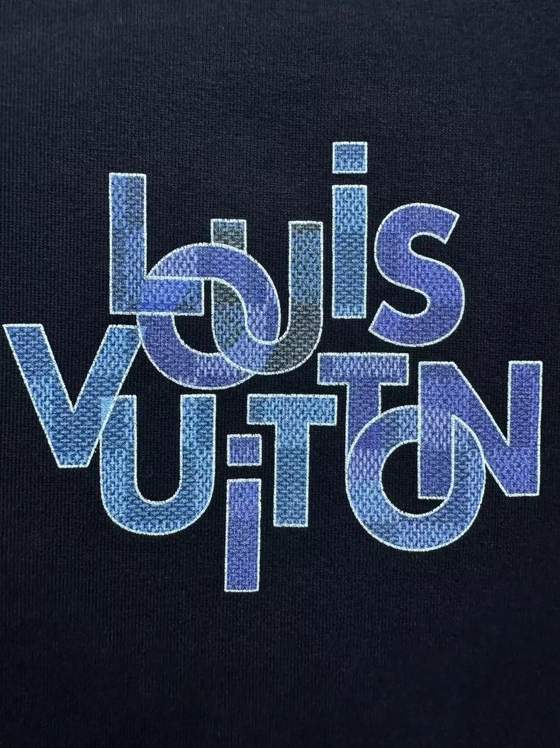 Louis Vuitton Louis Vuitton Summer Short Sleeve T-shirt Size US M / EU 48-50 / 2 - 8 Thumbnail