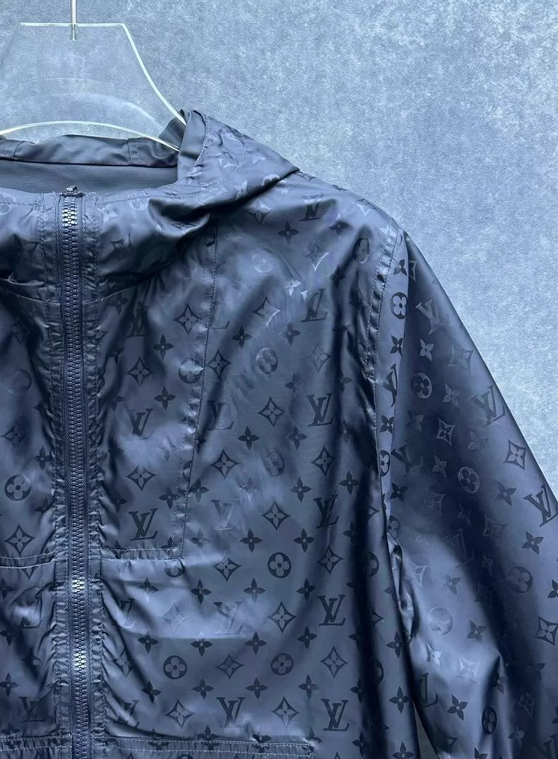 Louis Vuitton Louis Vuitton Windbreaker Jacket with Logo Print Size US M / EU 48-50 / 2 - 5 Thumbnail