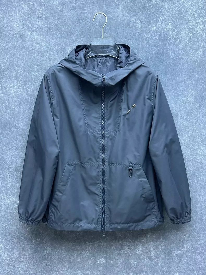 Louis Vuitton Louis Vuitton Windbreaker Jacket with Logo Print Size US M / EU 48-50 / 2 - 7 Thumbnail