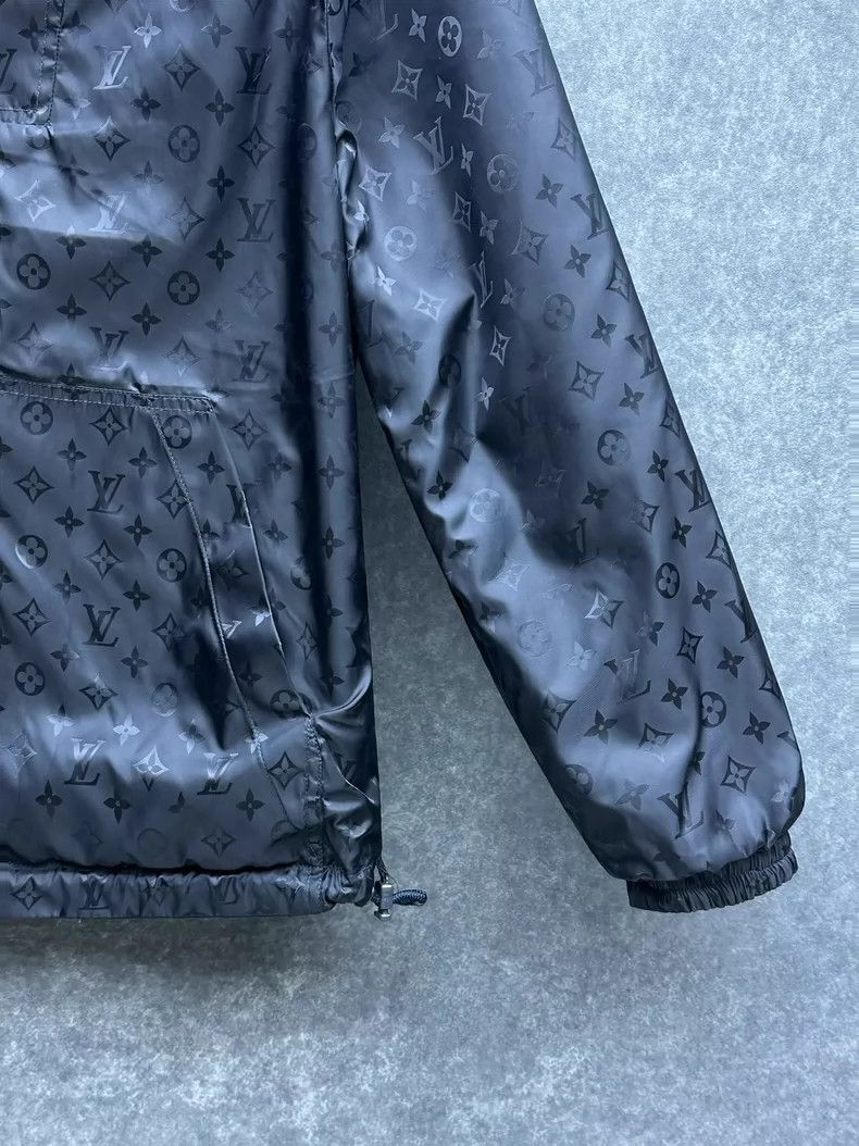 Louis Vuitton Louis Vuitton Windbreaker Jacket with Logo Print Size US M / EU 48-50 / 2 - 3 Thumbnail