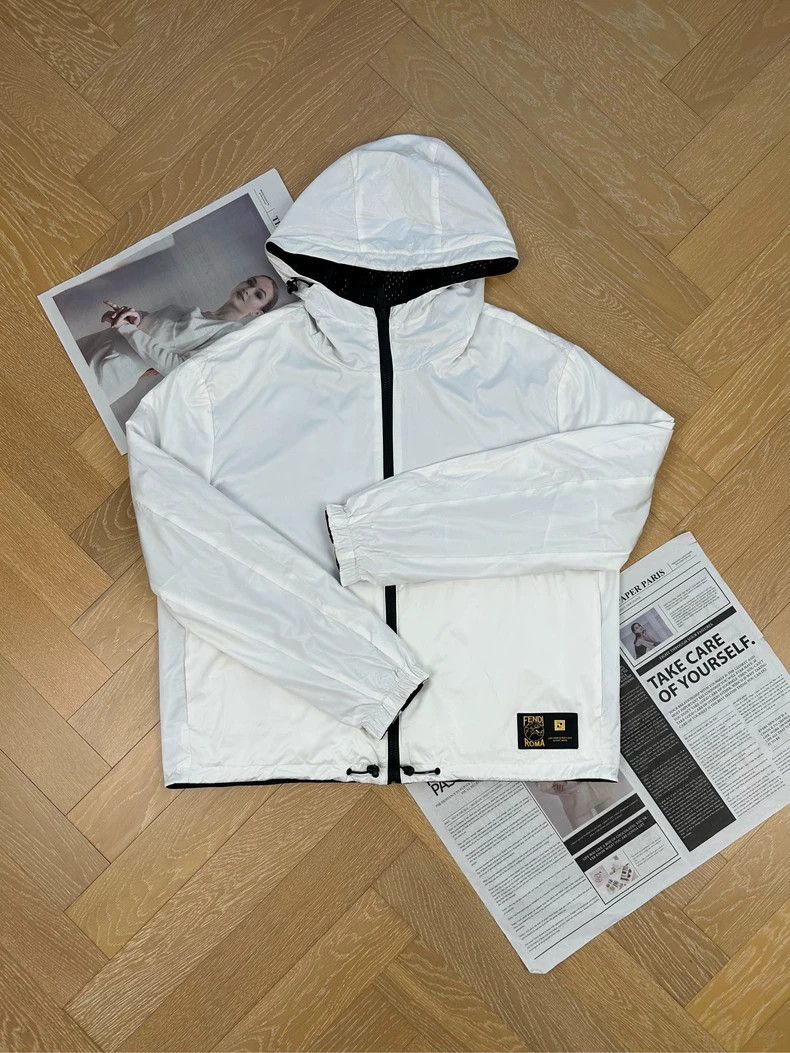 Fendi Fendi Casual Hooded Windbreaker for Men Size US XL / EU 56 / 4 - 8 Thumbnail