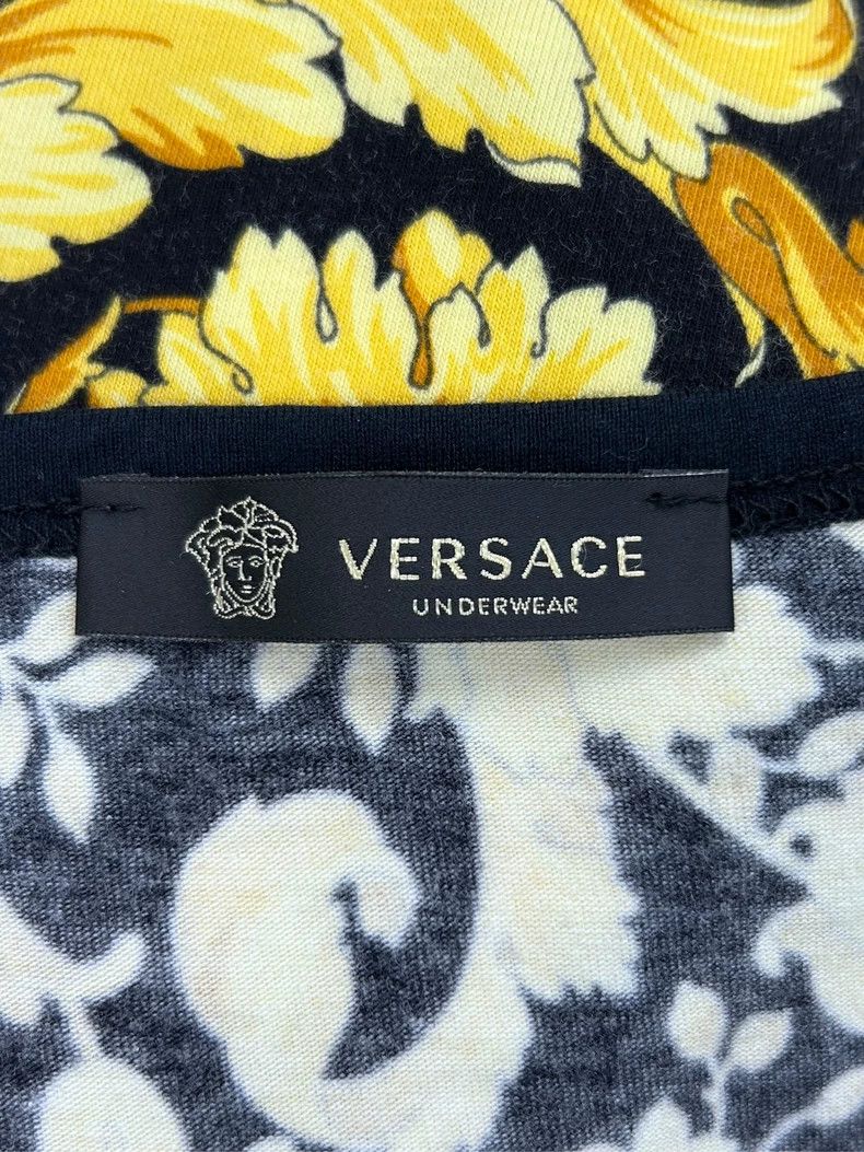 Versace Versace Floral Pattern Short Sleeve T-Shirt Size US M / EU 48-50 / 2 - 7 Thumbnail