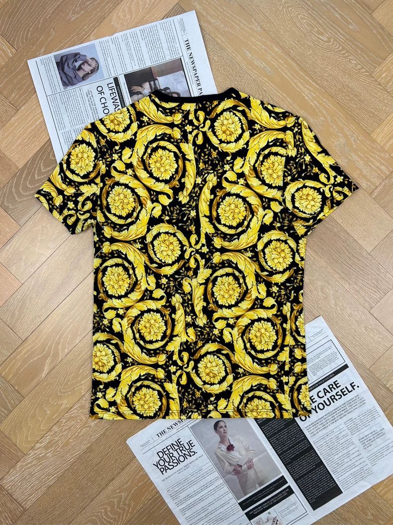 Versace Versace Floral Pattern Short Sleeve T-Shirt Size US M / EU 48-50 / 2 - 2 Thumbnail