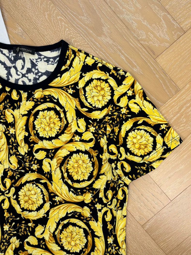Versace Versace Floral Pattern Short Sleeve T-Shirt Size US M / EU 48-50 / 2 - 5 Thumbnail