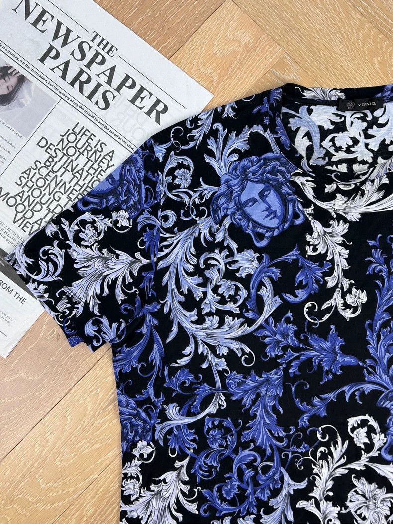 Versace Versace Vintage Baroque Medusa T-Shirt for Men Size US XXL / EU 58 / 5 - 6 Thumbnail