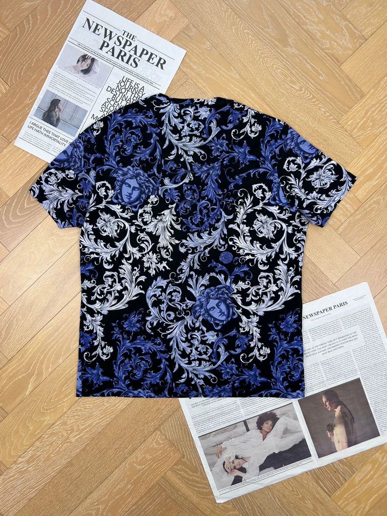 Versace Versace Vintage Baroque Medusa T-Shirt for Men Size US XXL / EU 58 / 5 - 2 Thumbnail