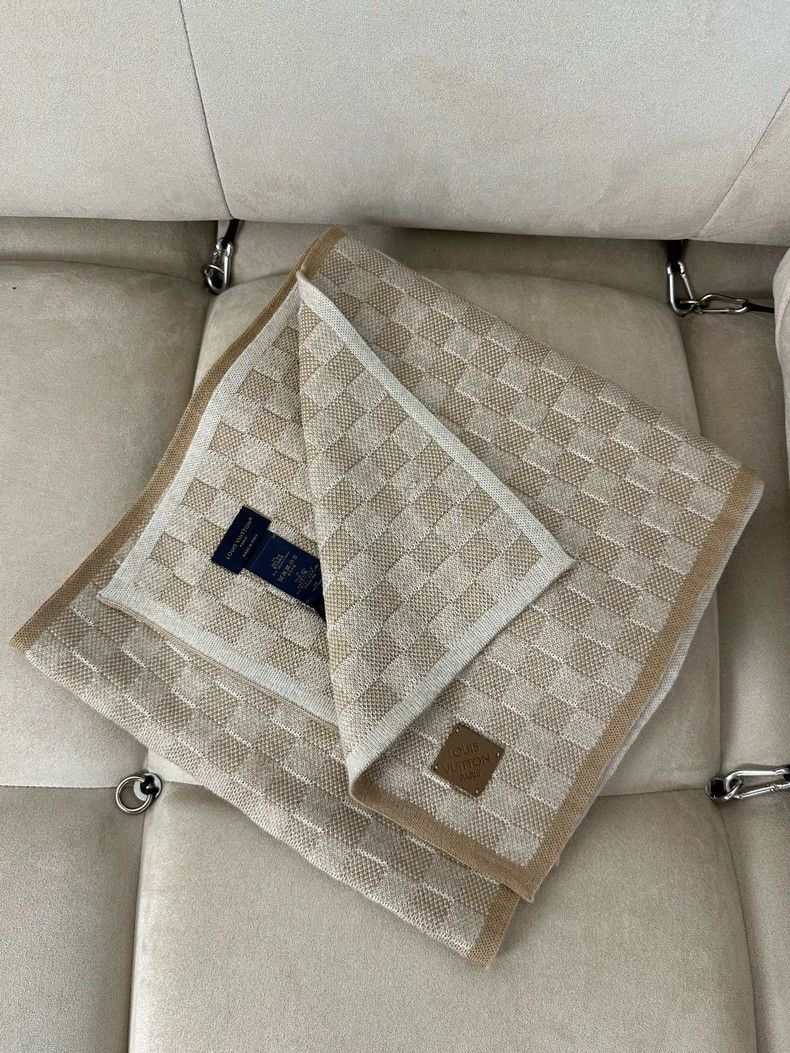 Louis Vuitton LOUIS VUITTON NEO PETIT DAMIER Scarf Size ONE SIZE - 8 Thumbnail