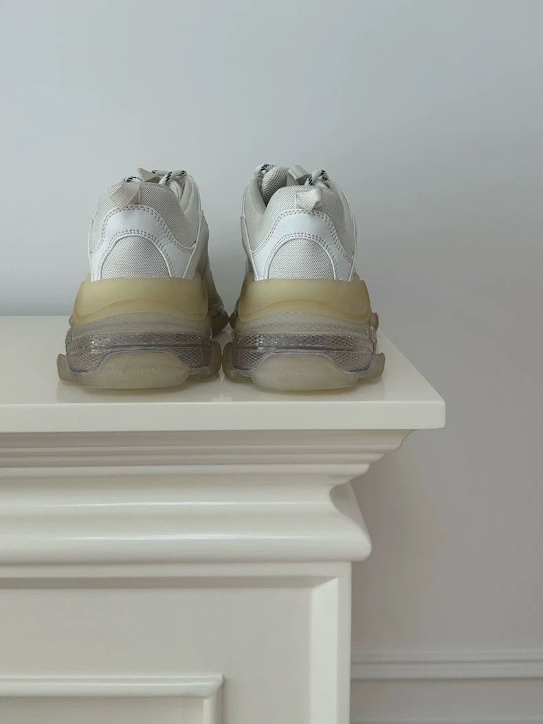 Balenciaga Balenciaga Triple S Clear Sole Sneakers Beige Size US 9 / EU 42 - 8 Thumbnail