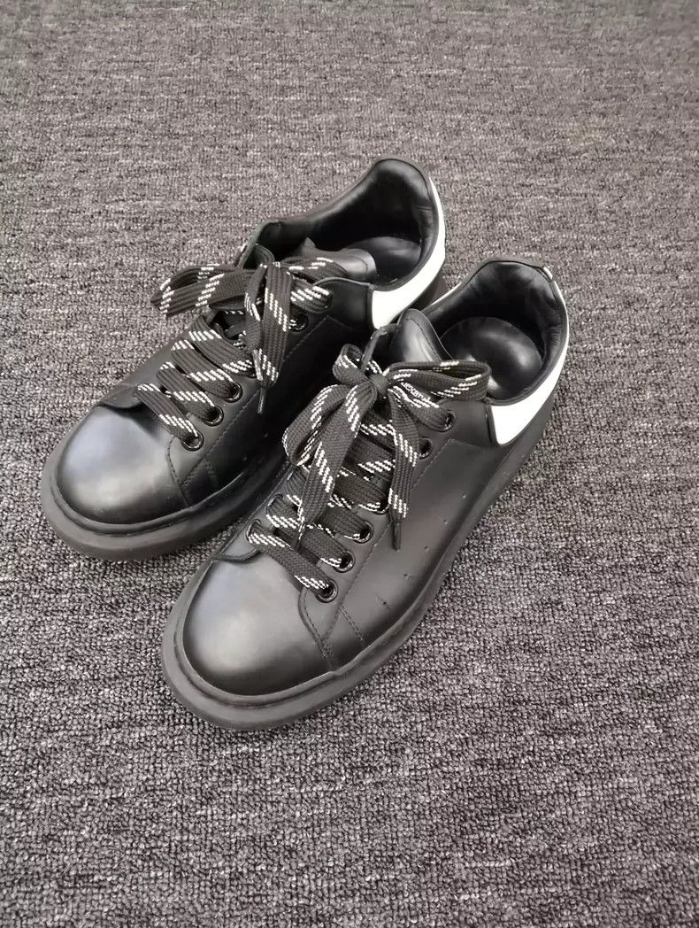 Alexander McQueen Alexander McQueen Black Sneakers Size 40 Size US 7.5 / EU 40-41 - 2 Thumbnail