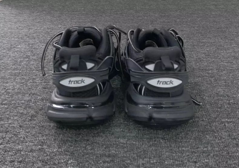 Balenciaga BALENCIAGA Dad Sneakers Size 41 Size US 8 / EU 41 - 7 Thumbnail