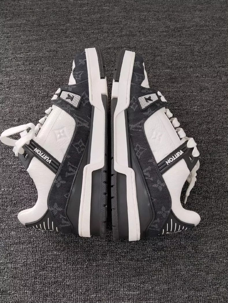 Louis Vuitton Louis Vuitton Trainer Size 43 Sneakers Size US 10.5 / EU 43-44 - 4 Thumbnail