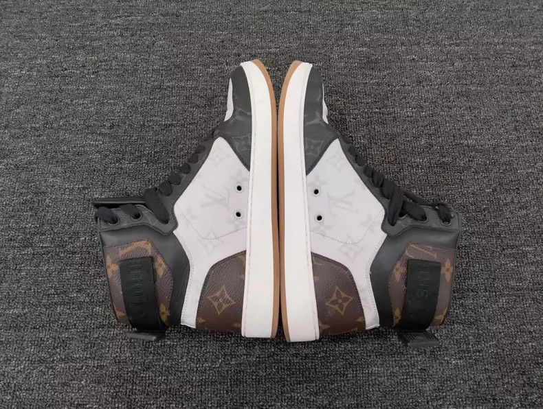 Louis Vuitton Louis Vuitton High Top Sneakers in Size 39 Size US 8 / EU 41 - 7 Thumbnail
