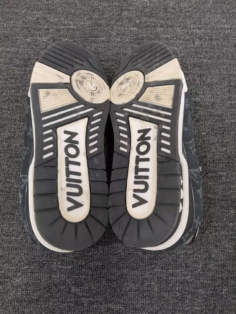 Louis Vuitton Louis Vuitton Trainer Sneakers Size 43 Size US 10 / EU 43 - 5 Thumbnail