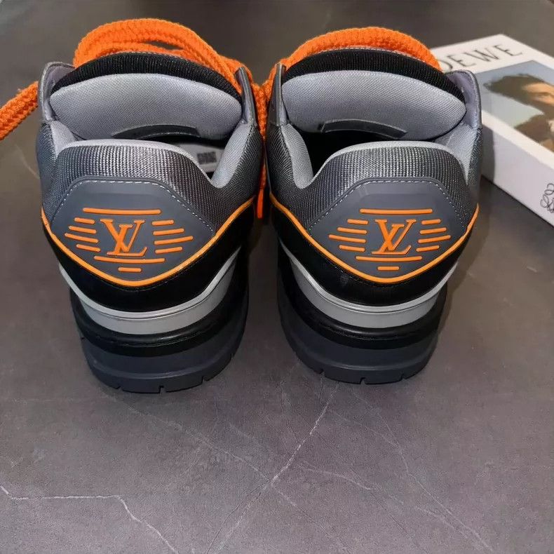 Louis Vuitton Louis Vuitton Sneakers Size 42 Orange and Gray Size US 9 / EU 42 - 5 Thumbnail