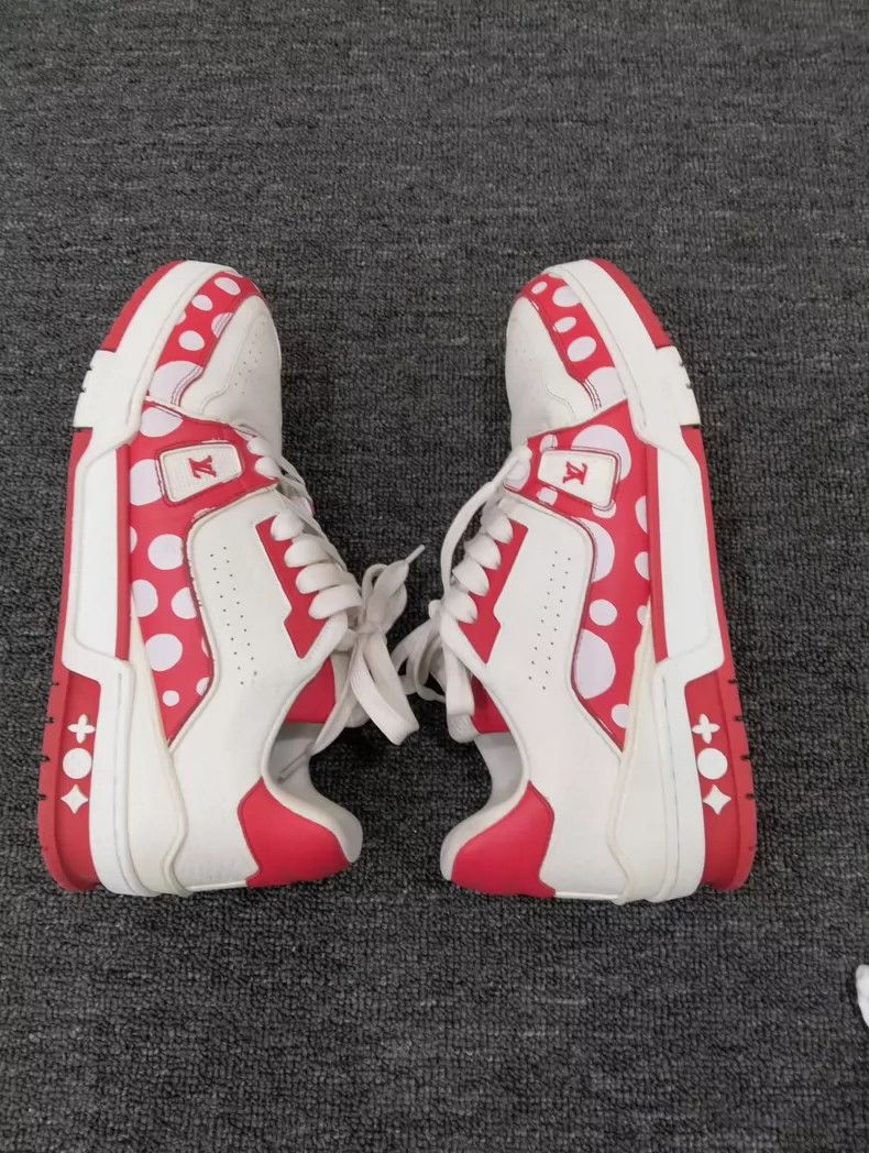Louis Vuitton Louis Vuitton Trainer Sneakers in Red and White Size US 8.5 / EU 41-42 - 3 Thumbnail