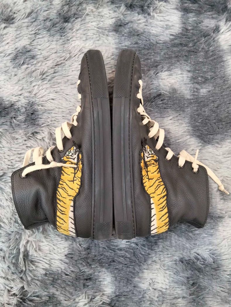 Gucci Gucci Black Tiger High-Top Sneakers Size 42 Size US 9 / EU 42 - 2 Thumbnail