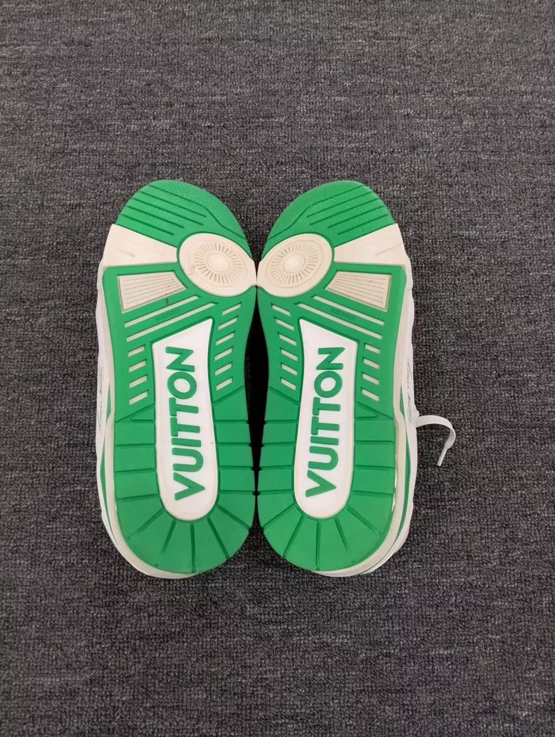 Louis Vuitton Louis Vuitton Green Trim Trainer Sneakers Size US 9 / EU 42 - 3 Thumbnail