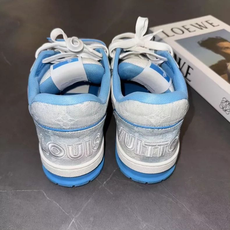 Louis Vuitton Louis Vuitton Sneakers in Blue and White Size US 8 / EU 41 - 9 Thumbnail