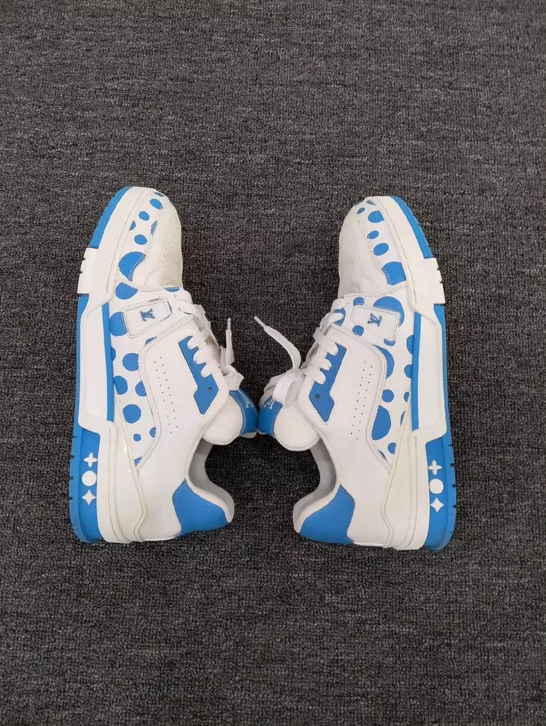 Louis Vuitton Louis Vuitton Trainer Sneakers with Blue Accents Size US 8.5 / EU 41-42 - 8 Thumbnail