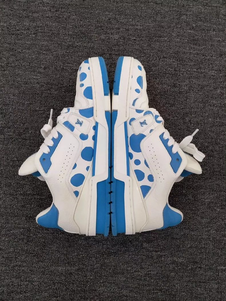 Louis Vuitton Louis Vuitton Trainer Sneakers with Blue Accents Size US 8.5 / EU 41-42 - 3 Thumbnail