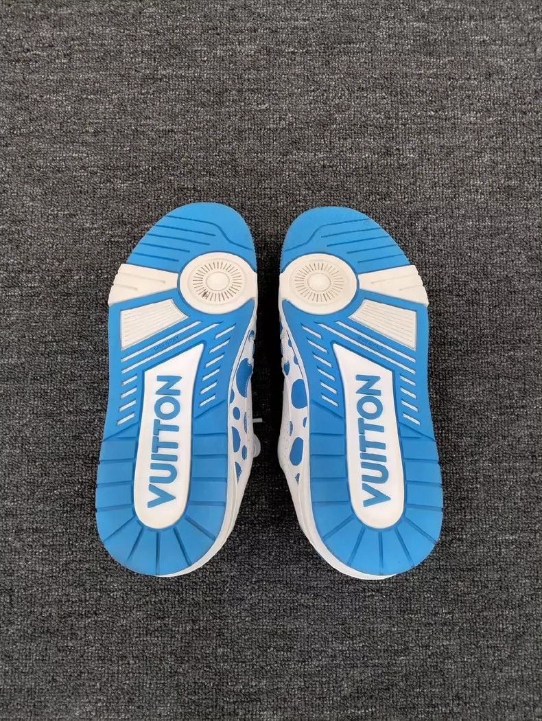 Louis Vuitton Louis Vuitton Trainer Sneakers with Blue Accents Size US 8.5 / EU 41-42 - 6 Thumbnail