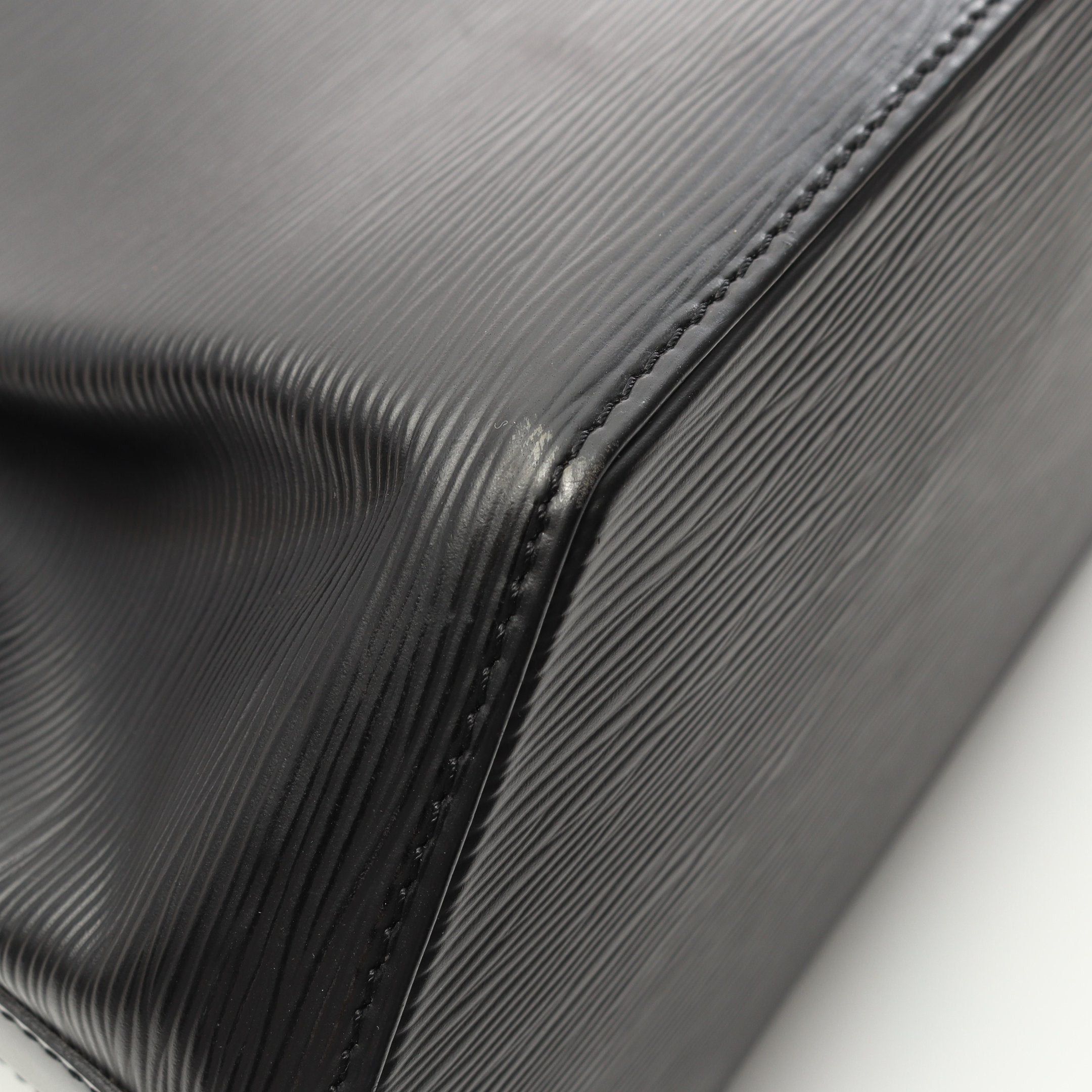 Louis Vuitton Louis Vuitton Sac De Paul Gm Epi Noir Shoulder Bag Leather Black Size ONE SIZE - 9 Thumbnail