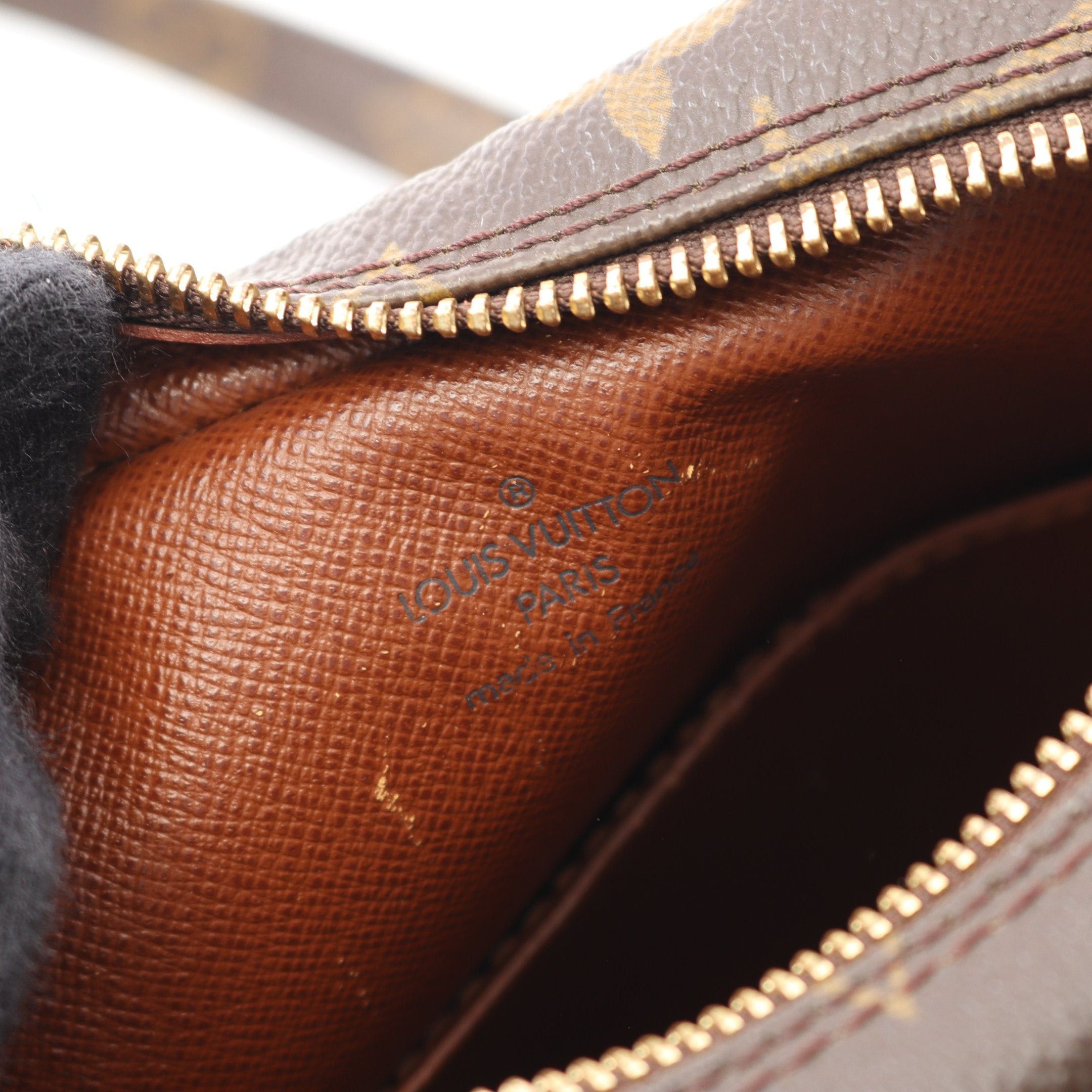 Louis Vuitton Louis Vuitton Amazon Monogram Shoulder Bag Leather Brown Size ONE SIZE - 4 Thumbnail