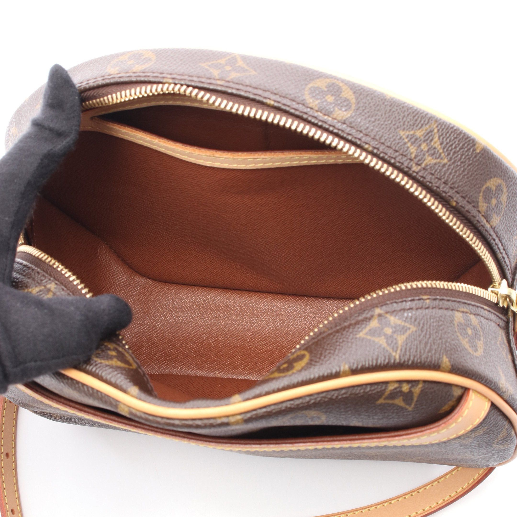 Louis Vuitton Louis Vuitton Blower Monogram Shoulder Bag Leather Brown Size ONE SIZE - 3 Thumbnail