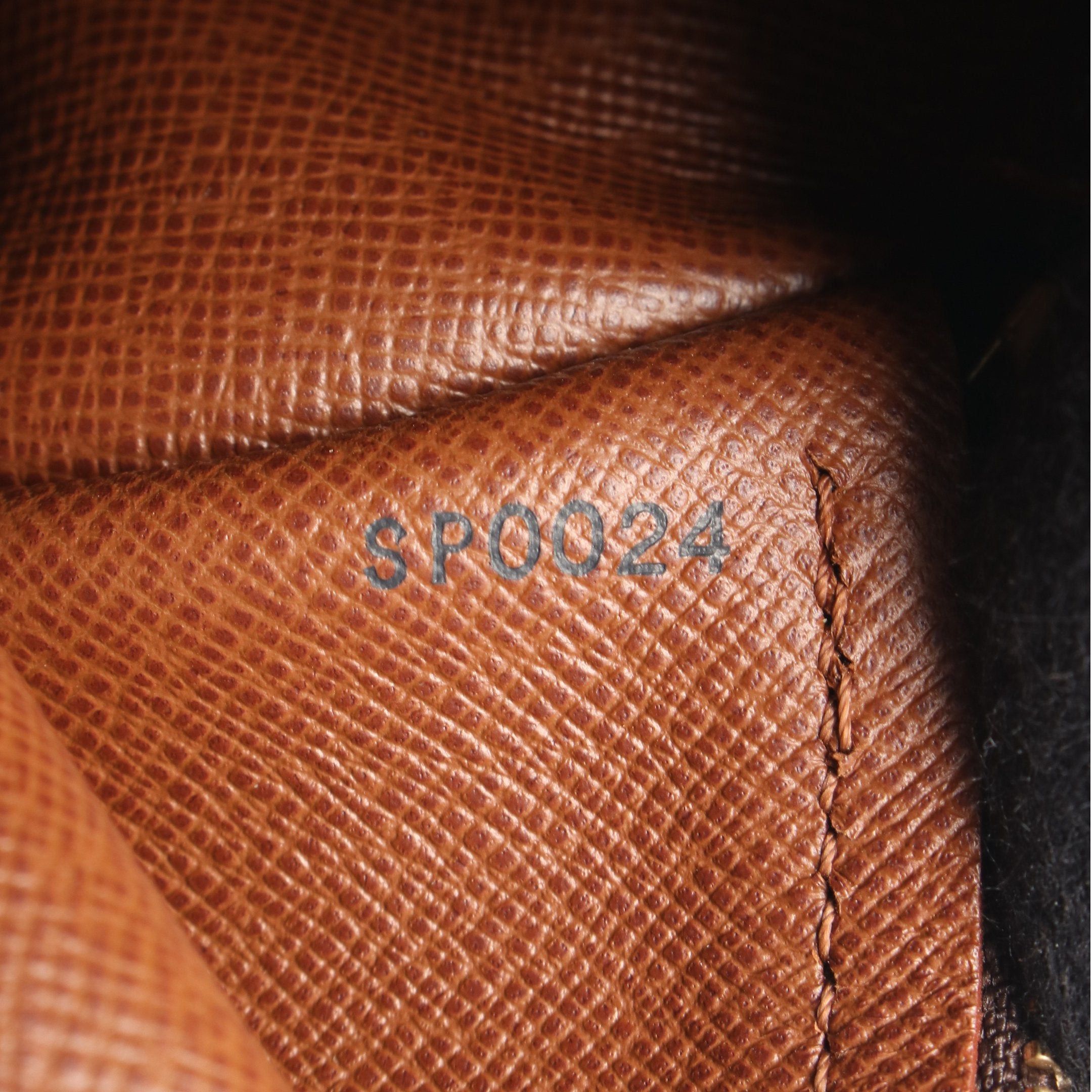 Louis Vuitton Louis Vuitton Papillon 30 Monogram Handbag Leather Brown Size ONE SIZE - 5 Thumbnail
