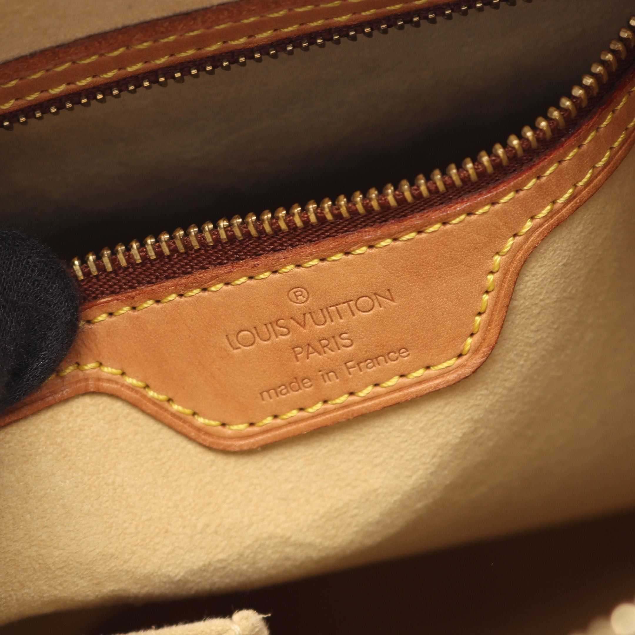 Louis Vuitton Louis Vuitton Looping Gm Monogram Shoulder Bag Leather Brown Size ONE SIZE - 4 Thumbnail
