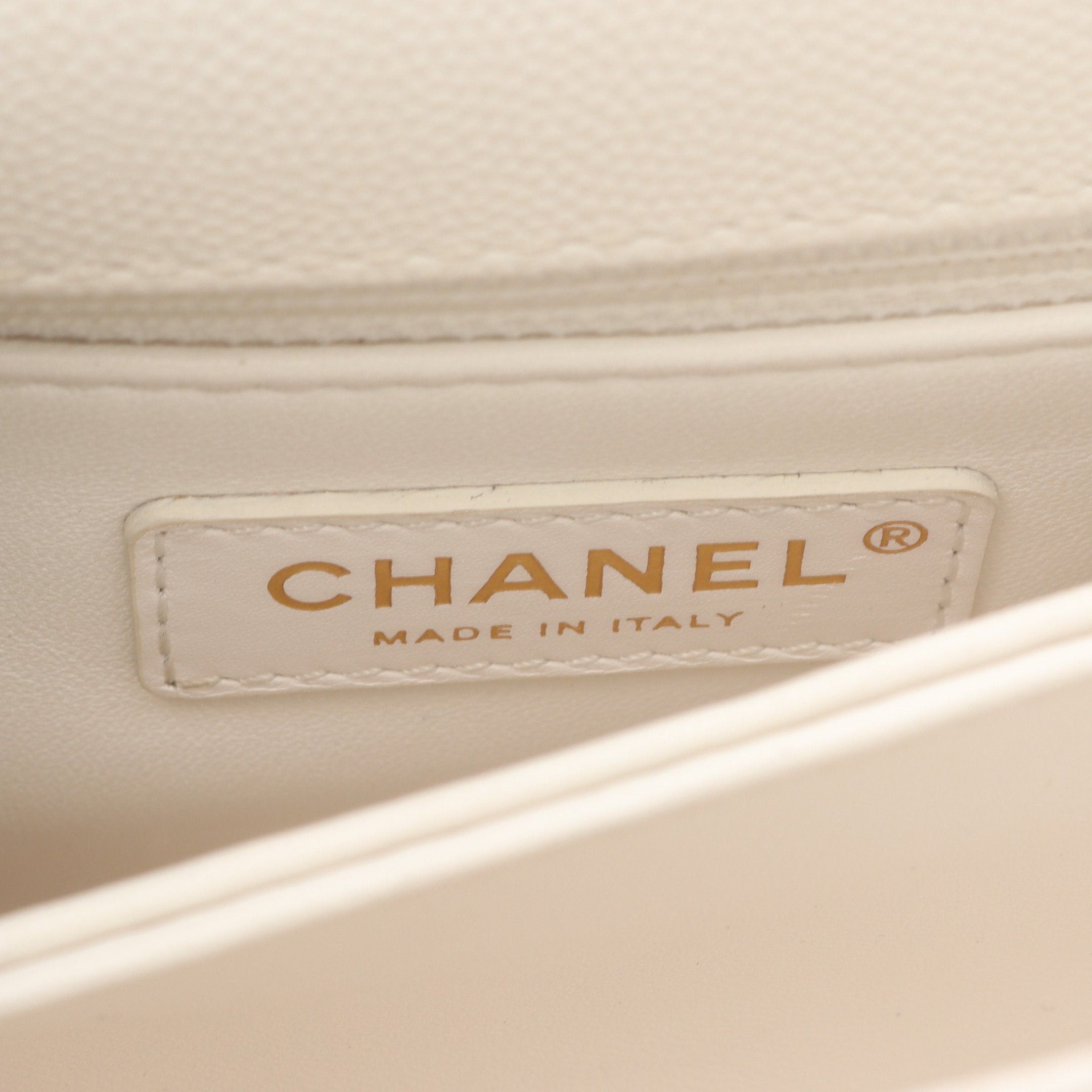 Chanel Chanel Coco Handle Flap Matelasse Handbag Caviar Skin White Gold Hardware Size ONE SIZE - 4 Thumbnail