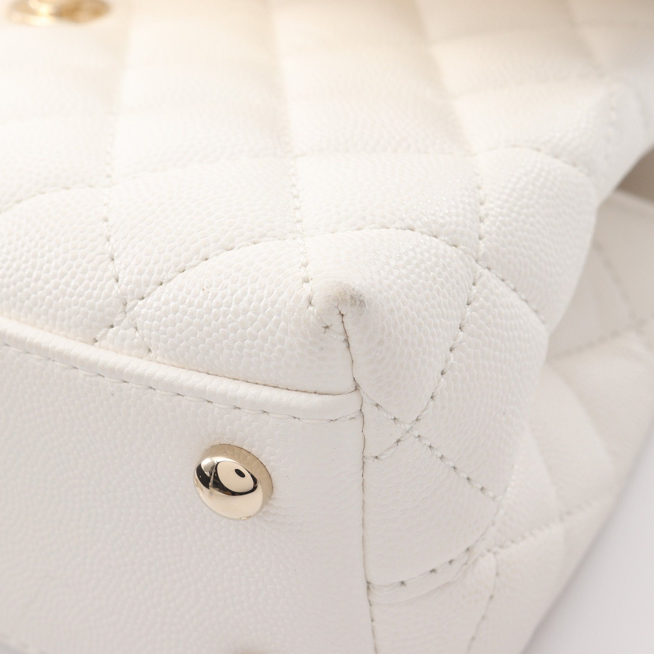 Chanel Chanel Coco Handle Flap Matelasse Handbag Caviar Skin White Gold Hardware Size ONE SIZE - 12 Thumbnail