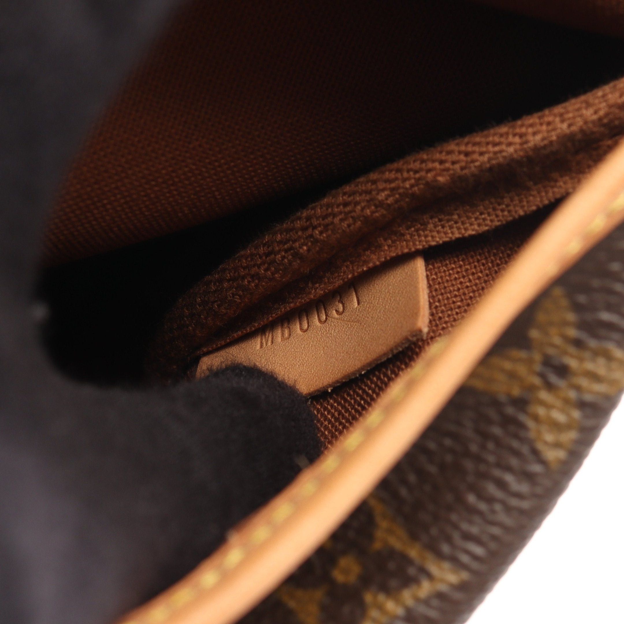 Louis Vuitton Louis Vuitton Saumur 30 Monogram Shoulder Bag Leather Brown Size ONE SIZE - 6 Thumbnail