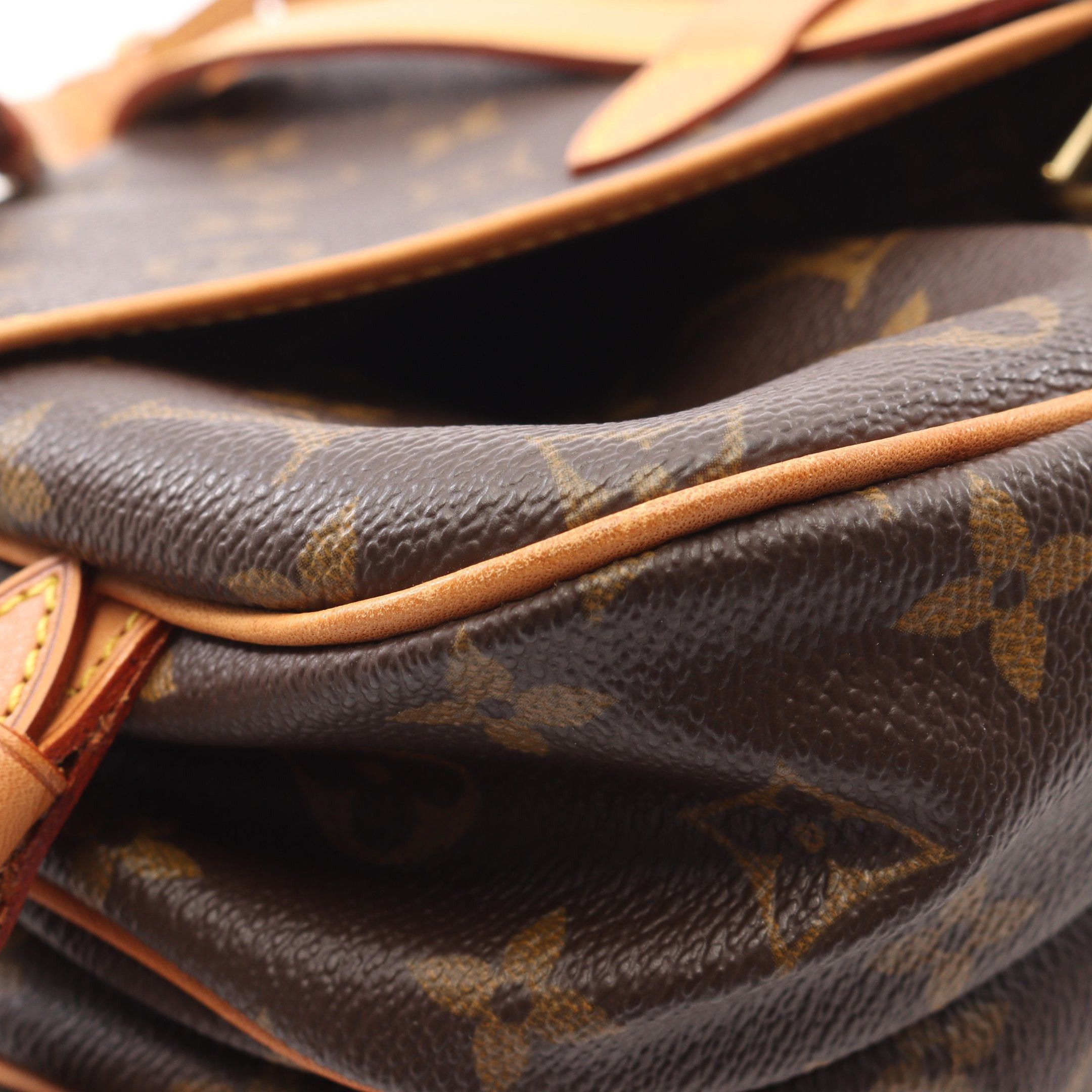 Louis Vuitton Louis Vuitton Saumur 30 Monogram Shoulder Bag Leather Brown Size ONE SIZE - 9 Thumbnail