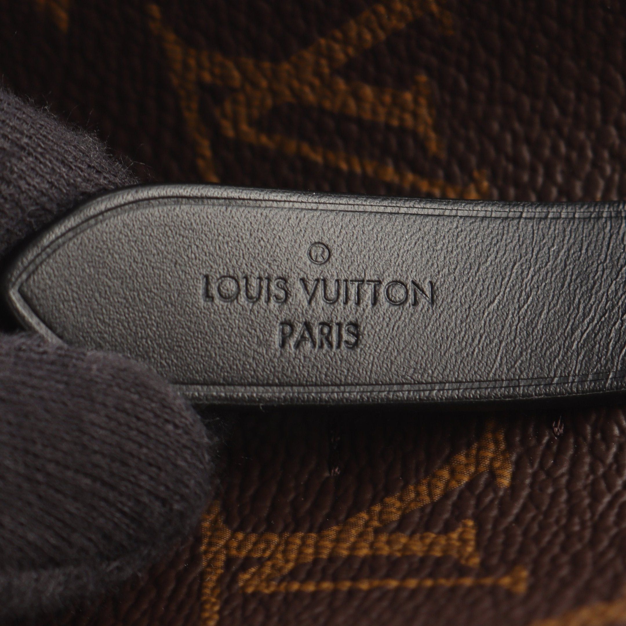 Louis Vuitton Louis Vuitton Neo Noe Monogram Noir Shoulder Bag Leather Brown Black Size ONE SIZE - 4 Thumbnail