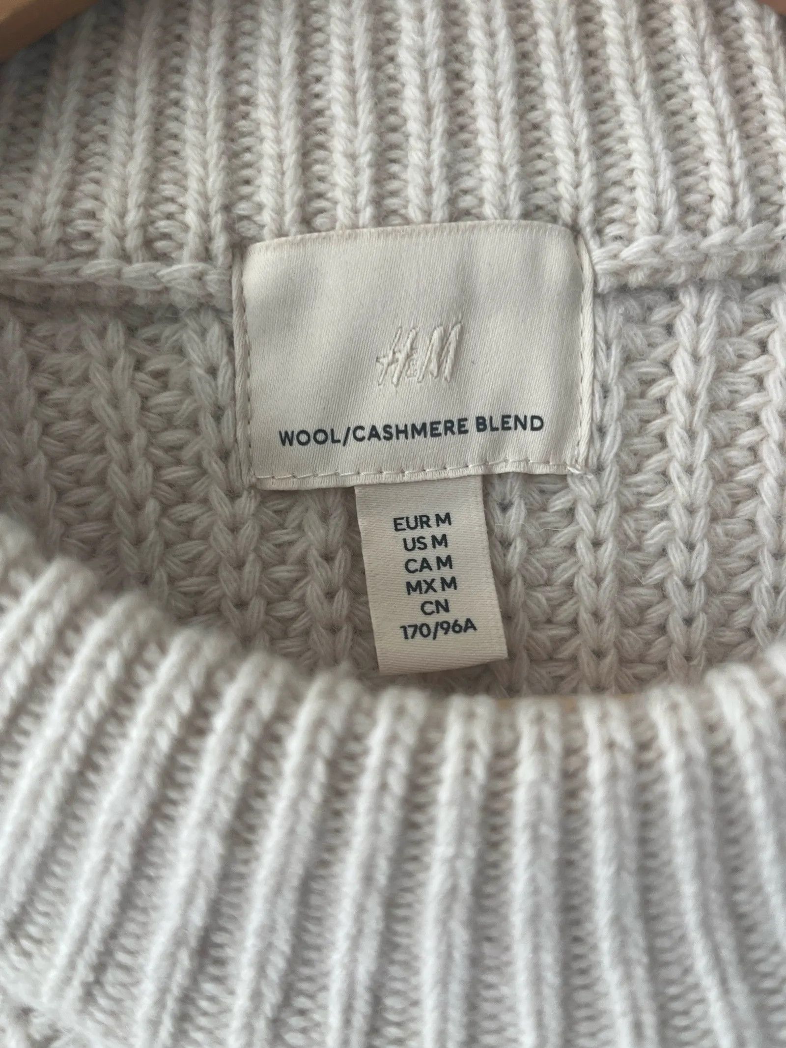 H&M H&M Sweater Size M / US 6-8 / IT 42-44 - 2 Thumbnail