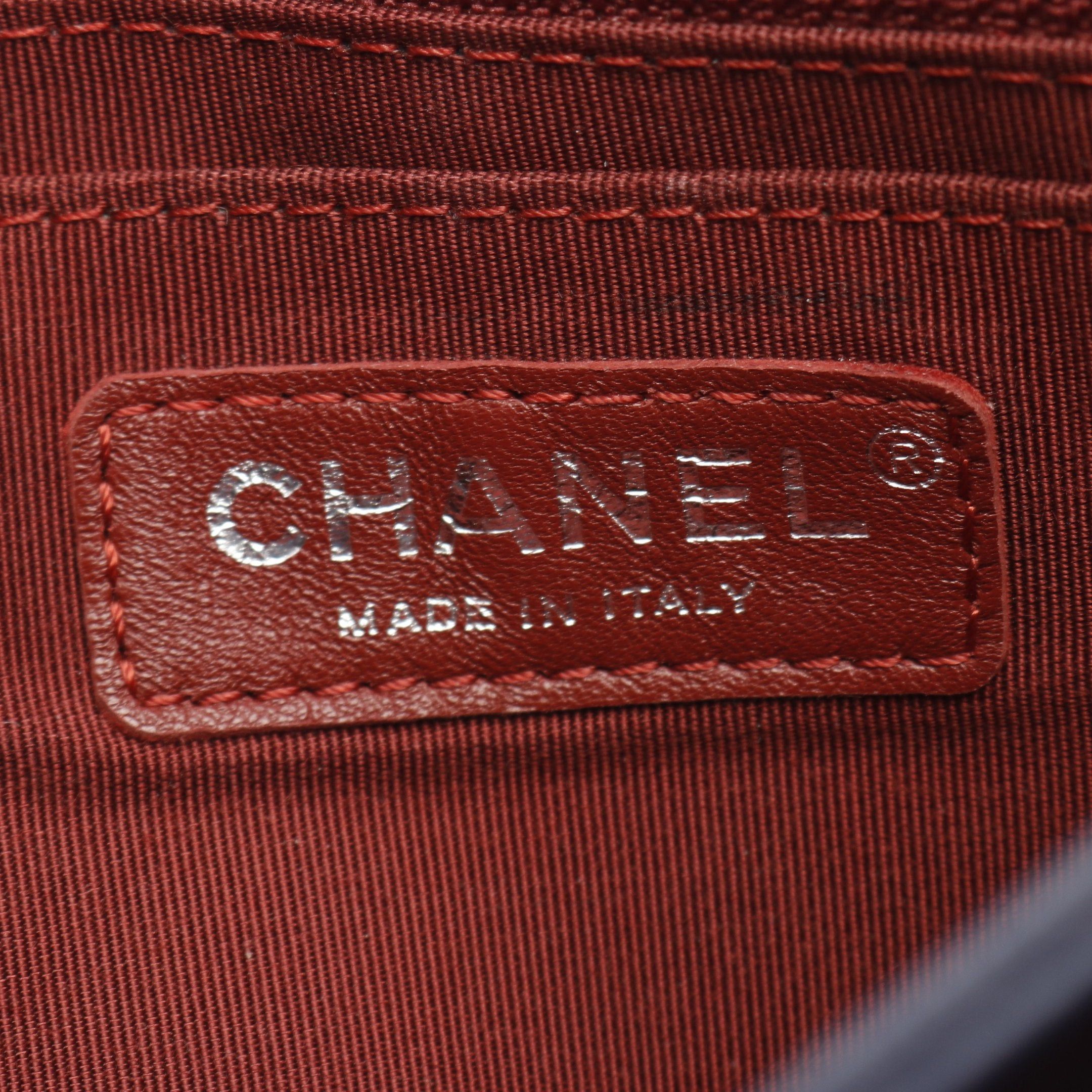 Chanel Chanel Matelasse Chain Shoulder Bag Leather Navy Antique Silver Hardware Size ONE SIZE - 4 Thumbnail