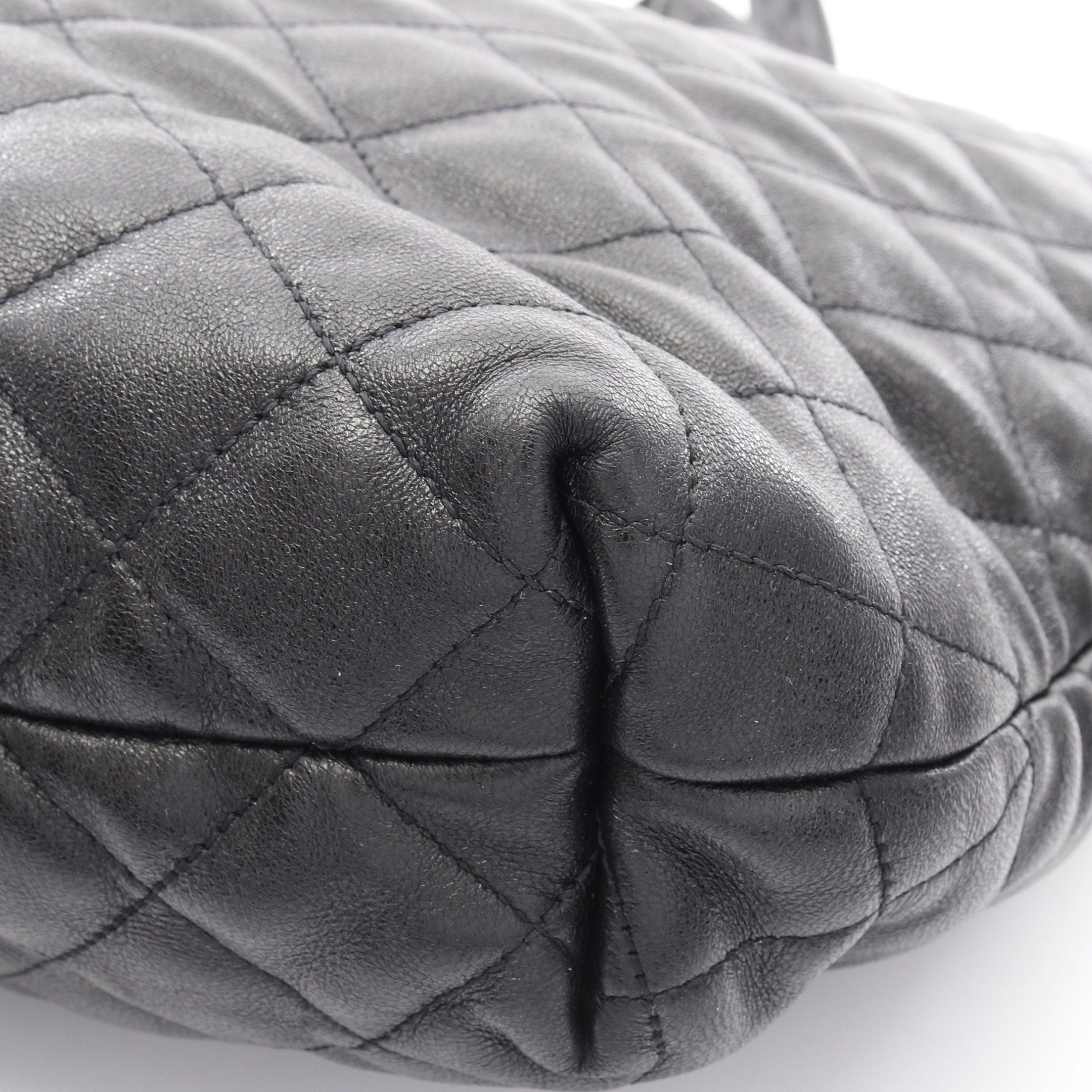 Yves Saint Laurent Yves Saint Laurent Icare Maxi Shopping Bag Shoulder Tote Lambskin Black Size ONE SIZE - 14 Thumbnail