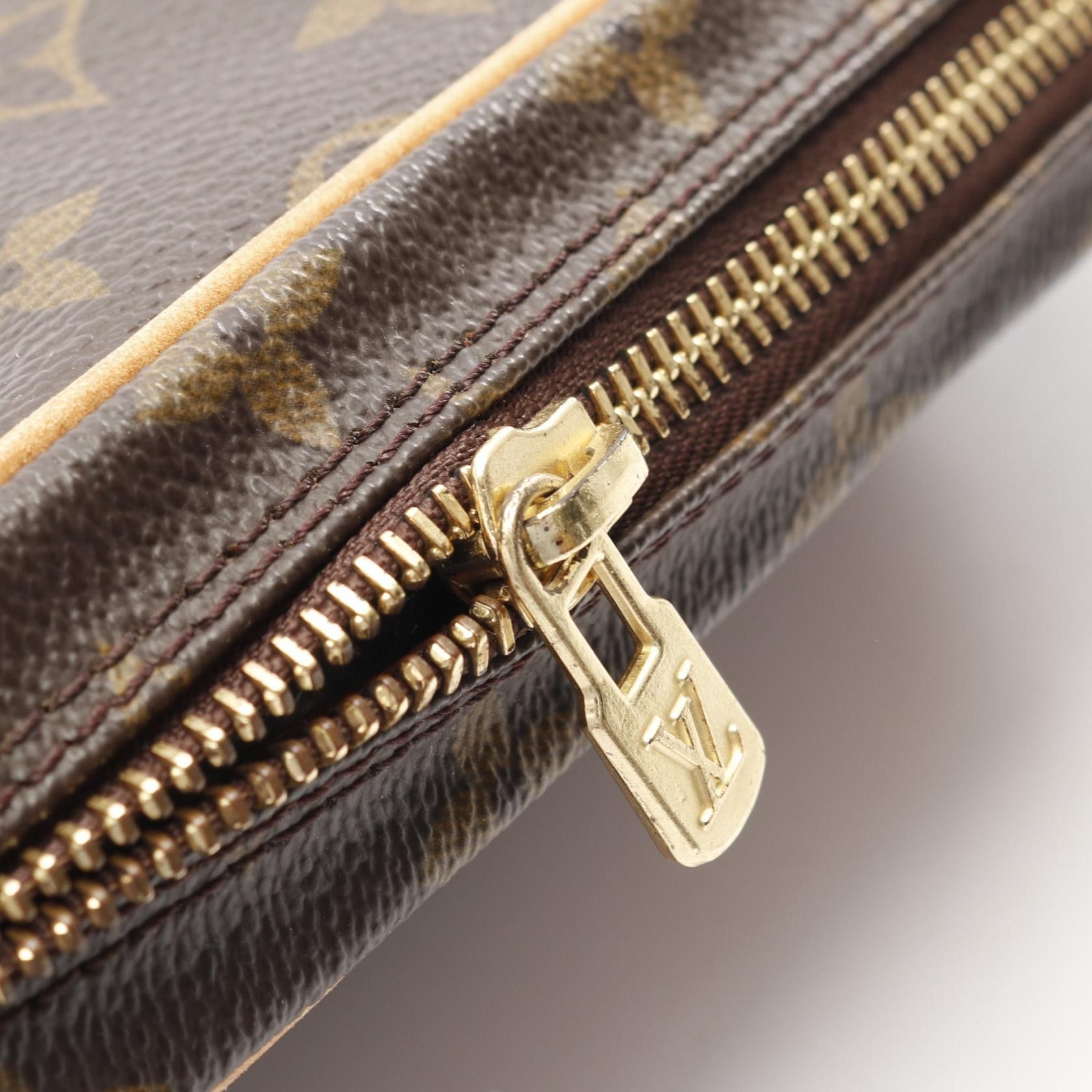 Louis Vuitton Louis Vuitton Louis Vuitton Marli Dragonne Monogram Clutch Bag Canvas Clutch Bag M51825 Size ONE SIZE - 10 Thumbnail