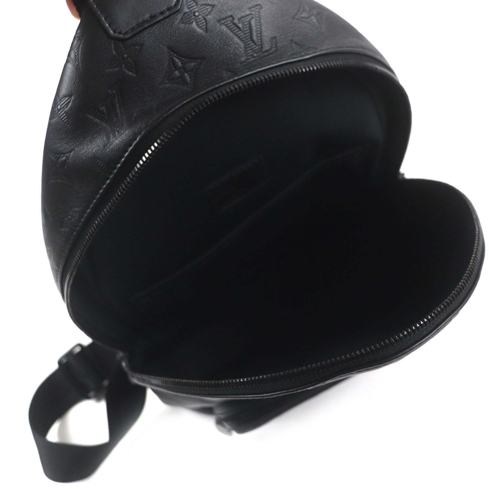 Louis Vuitton Louis Vuitton Louis Vuitton Monogram Shadow Racer Sling Bag Leather Sling Bag Leather Crossbody Bag M46107 Size ONE SIZE - 8 Thumbnail