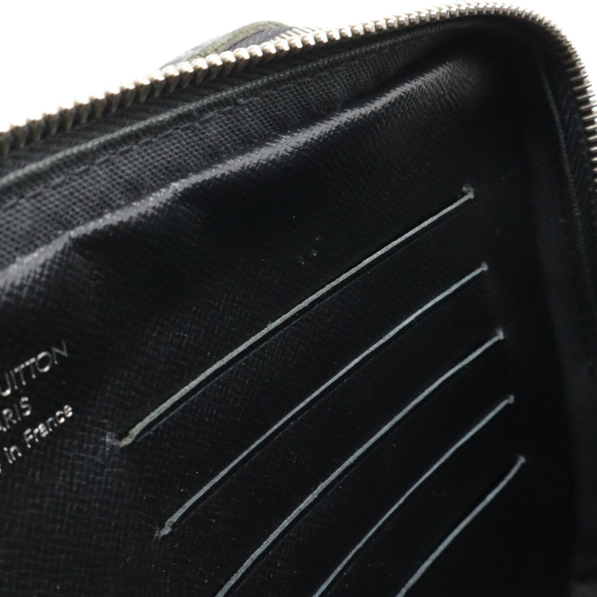 Louis Vuitton Louis Vuitton Louis Vuitton Pavel Taiga Clutch Bag Leather Clutch Bag M31142 Size ONE SIZE - 7 Thumbnail