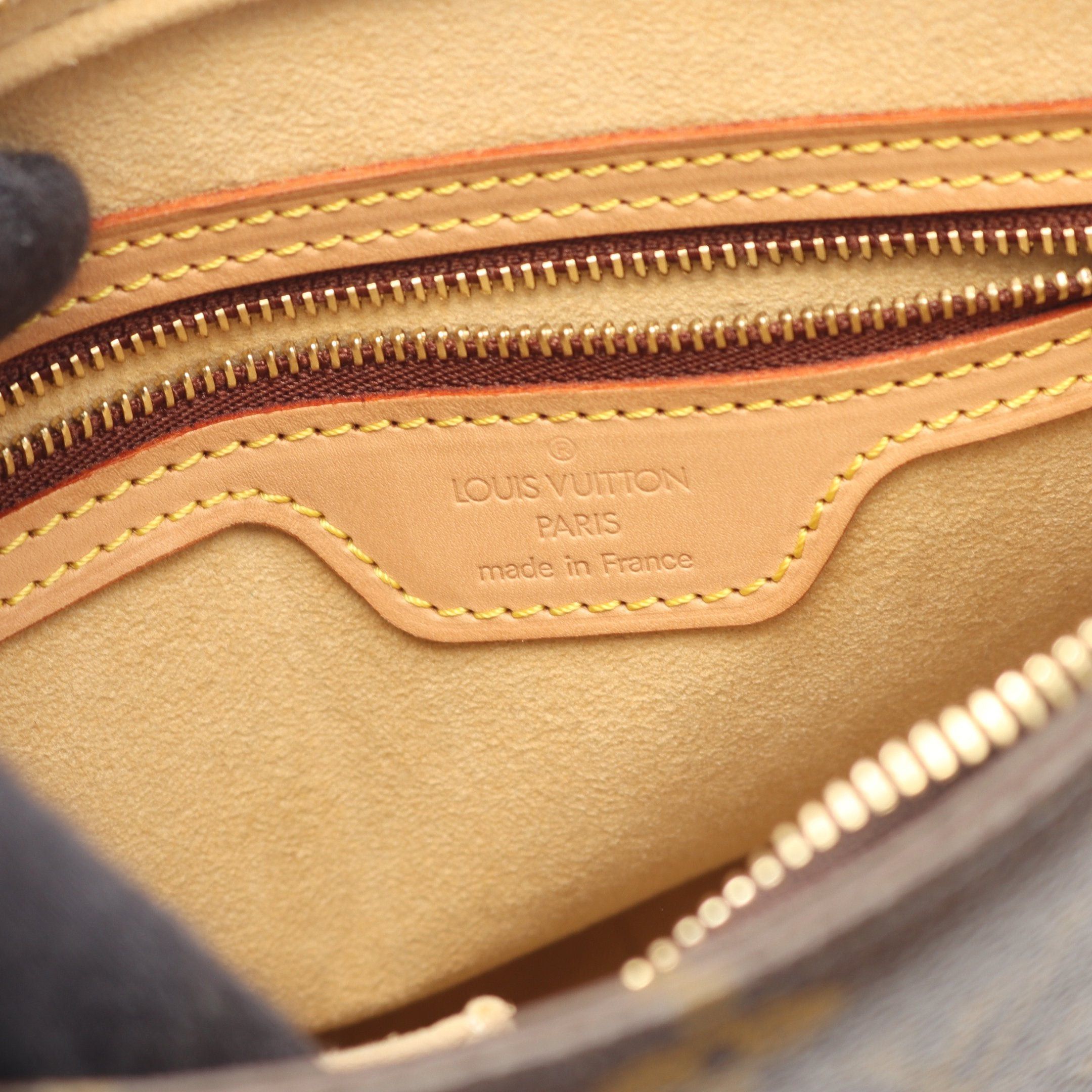 Louis Vuitton Louis Vuitton Looping Mm Monogram Shoulder Bag Leather Brown Size ONE SIZE - 4 Thumbnail